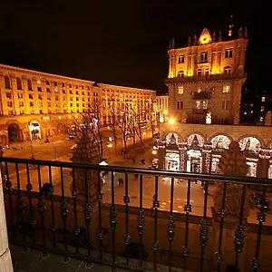 - Kreshchatyk Area , كييف أوكرانيا