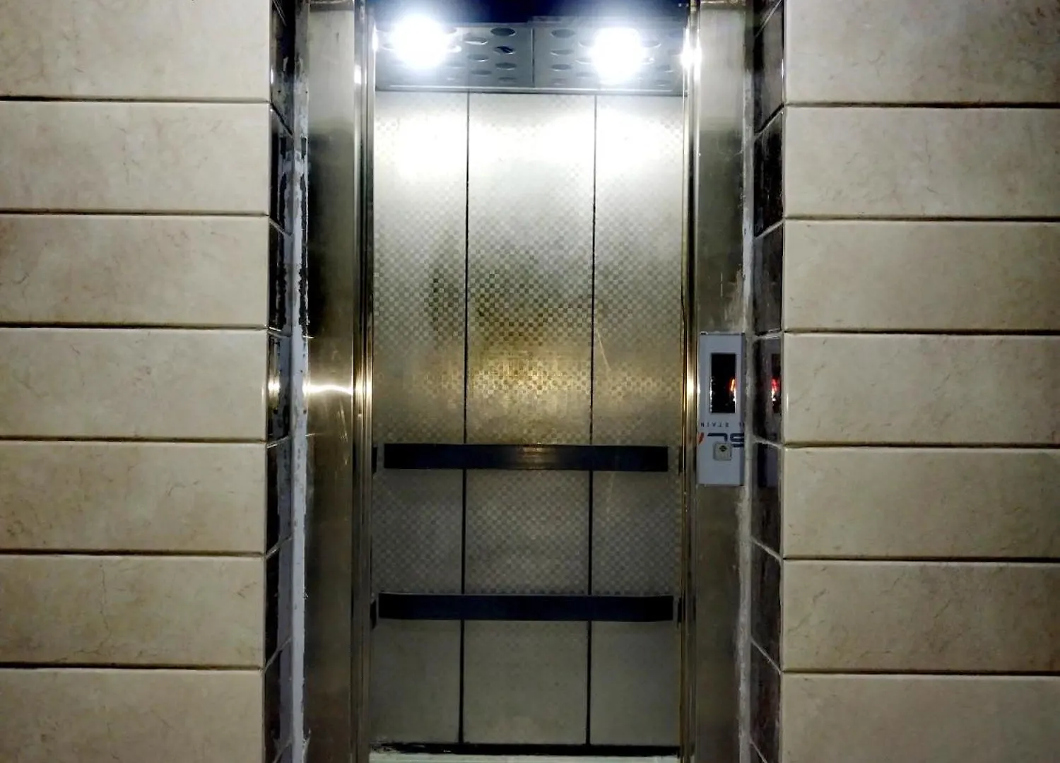Farah Plaza Hostel &Hotel Apartments Akaba